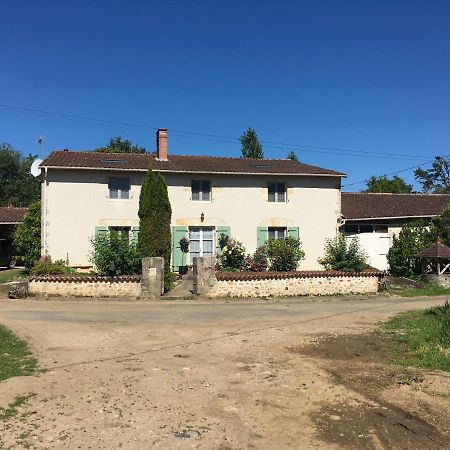 La Maison D'Olives Nouic Bagian luar foto