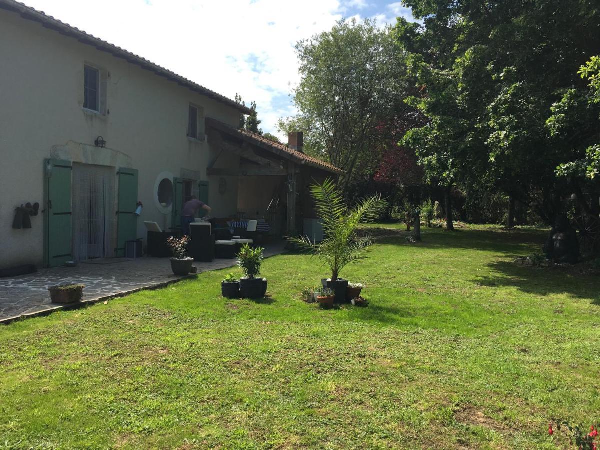 La Maison D'Olives Nouic Bagian luar foto