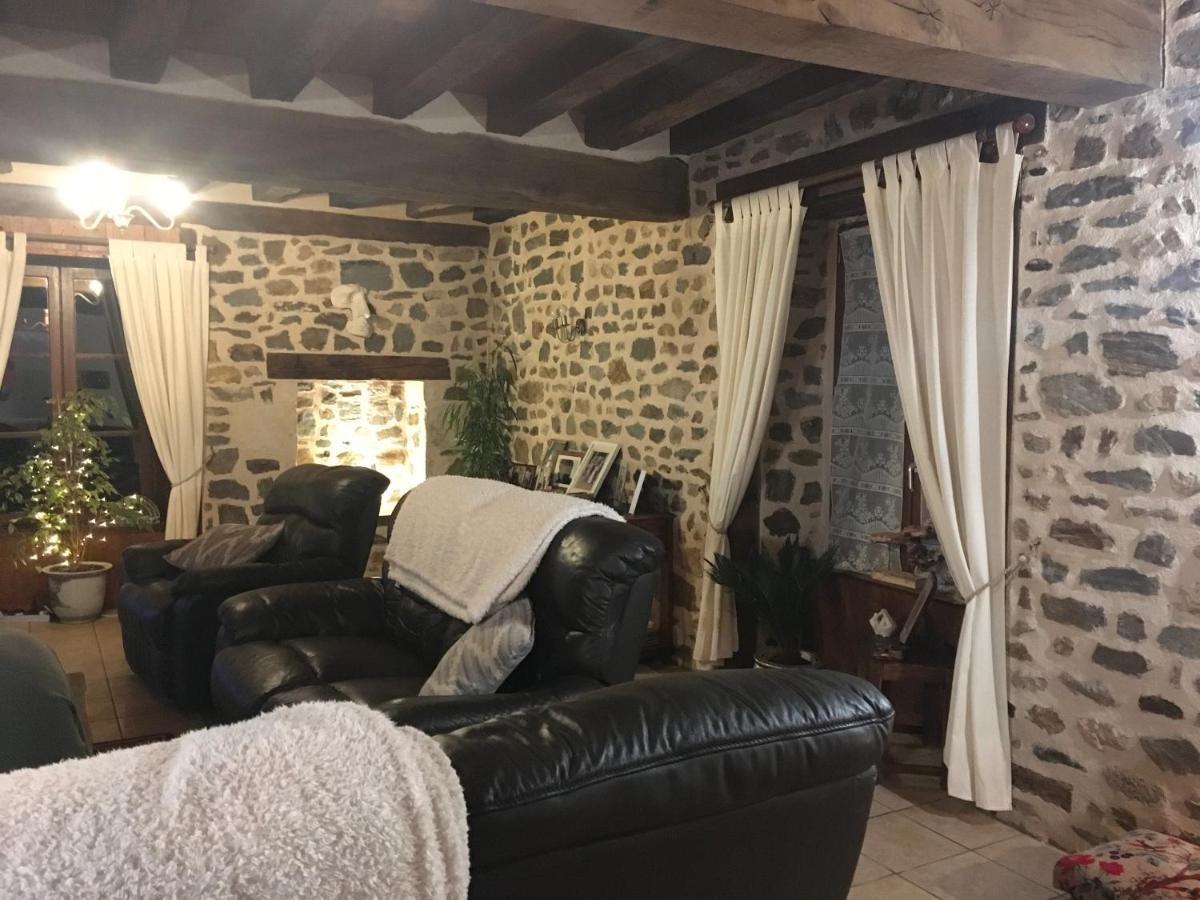 La Maison D'Olives Nouic Bagian luar foto