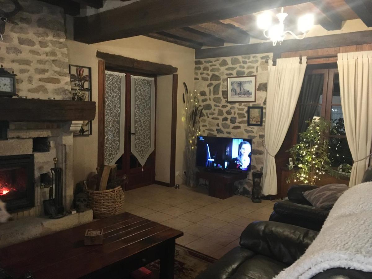 La Maison D'Olives Nouic Bagian luar foto