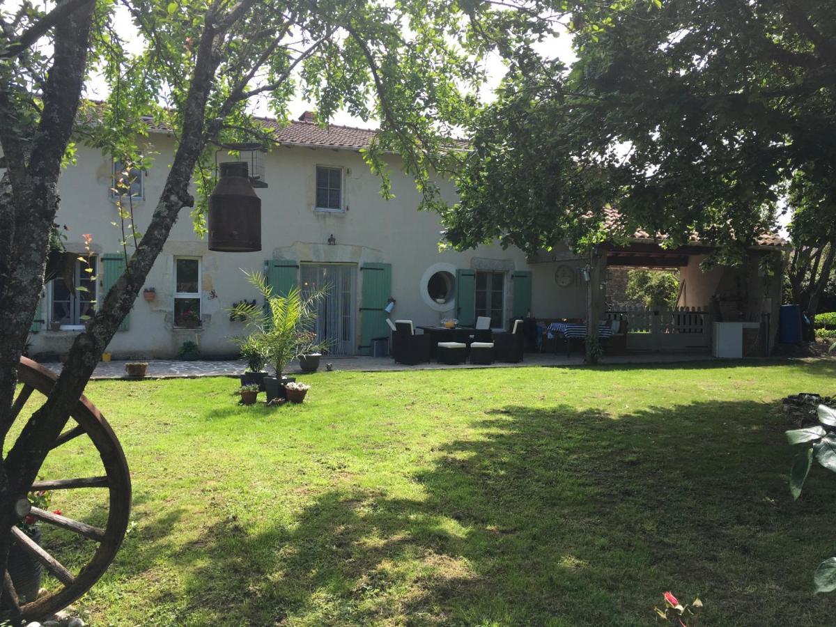 La Maison D'Olives Nouic Bagian luar foto
