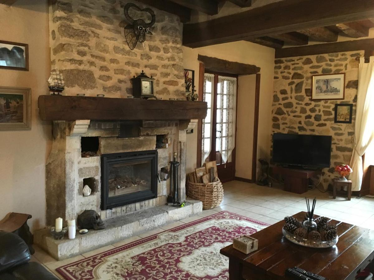 La Maison D'Olives Nouic Bagian luar foto